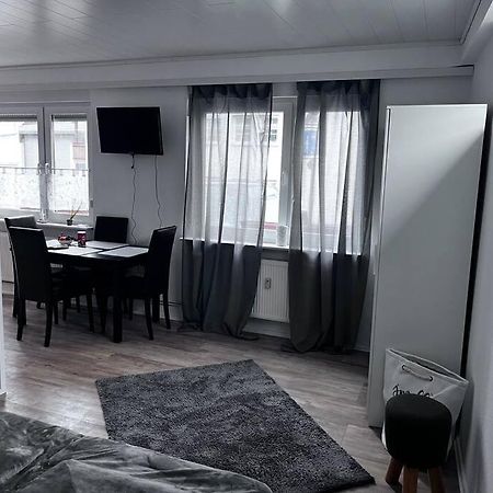 Ferienwohnung Am Meetingpoint Weilmunster Bagian luar foto